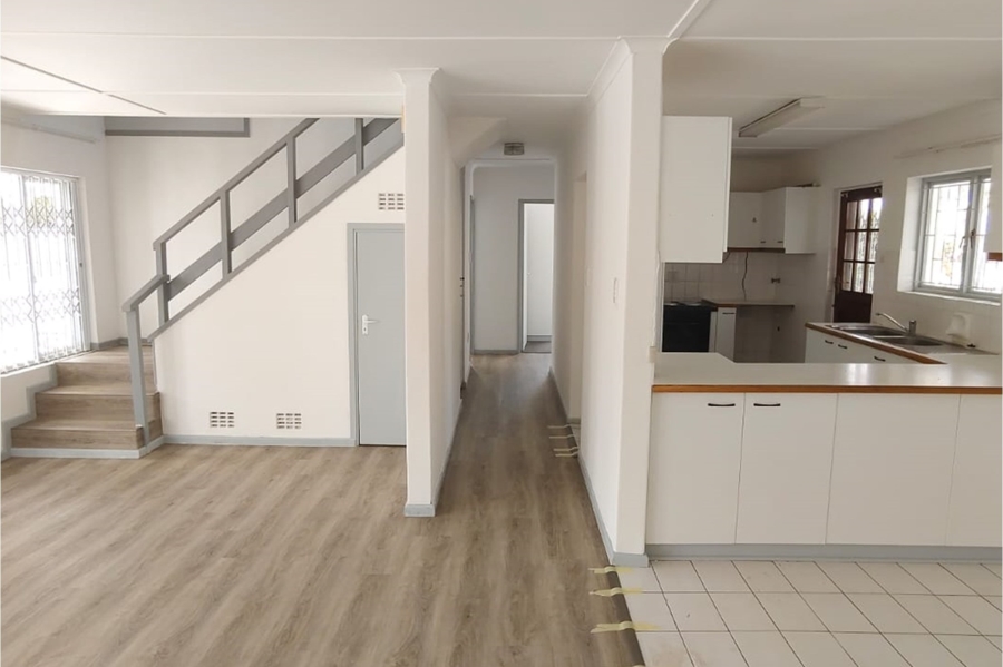 To Let 4 Bedroom Property for Rent in Heather Park Western Cape